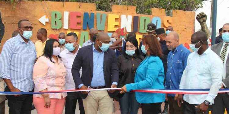 Marcial Reyes asegura transformará a La Caleta en una ciudad modelo