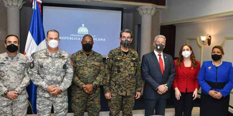 MP y MD firman acuerdo de colaboración para incluir militares al Plan Nacional de Viviendas