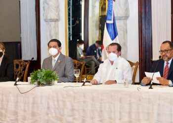 Poder Ejecutivo afirma contratos con farmacéuticas para adquirir vacunas Covid-19 son transparentes
