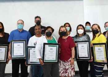 UAPA reconoce personal por años de 10 y 20 años de servicios