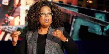 Oprah Winfrey habla cómo dio a luz a los 14 años tras ser violada repetidamente por varios familiares durante su infancia