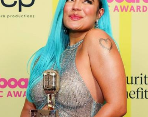 Karol G le gana a Rosalía y Becky G en Premios Billboard