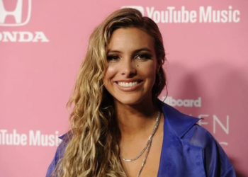 Lele Pons celebra que la música le «trajo el amor» con su sencillo «A lau»