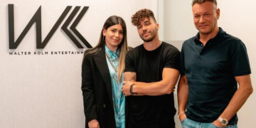 Prince Royce firma contrato de representación artística a nivel global con WK Entertainment