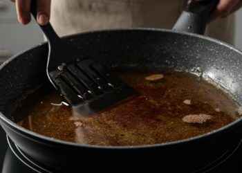 Los riesgos de reutilizar el aceite de cocina