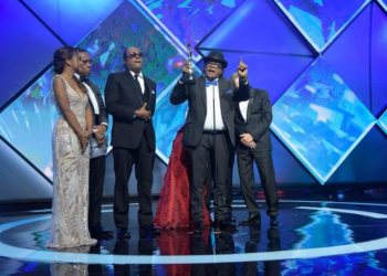 Carlos Espinal confirma Premios Soberano no será en el Teatro Nacional