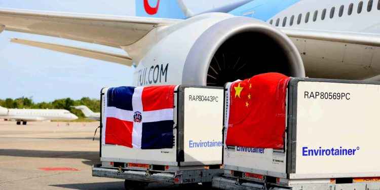 China sigue apoyando a RD con un millón de vacunas más