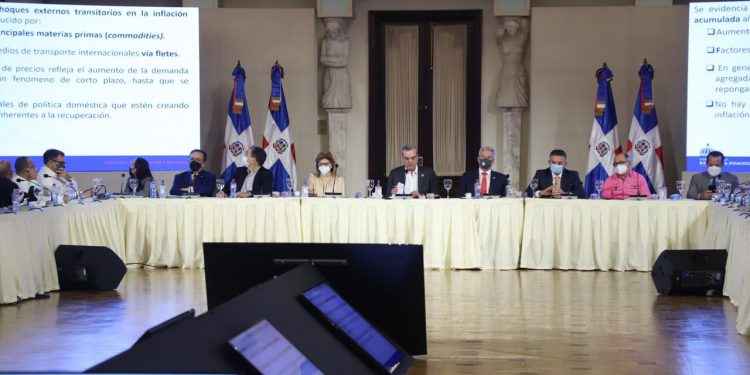 Diversos sectores firman Compromiso Nacional para enfrentar crisis internacional de precios que impacta en el país