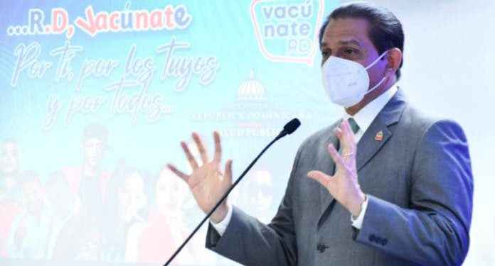 Ministro de Salud Daniel Rivera dice primer lote de vacunas Pfizer podría llegar este viernes