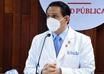 Autoridades de Salud Pública aplicarían tercera dosis de vacuna