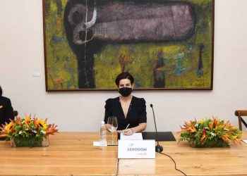 Centro León y AERODOM firman alianza para desarrollar exposiciones temporales de arte y cultura en aeropuertos