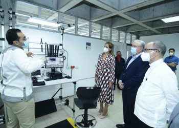 PUCMM y CZFS inauguran laboratorios de ingeniería