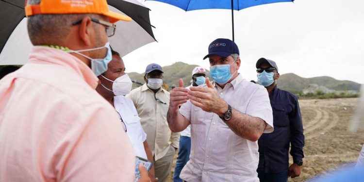 Propeep inicia construcción modelo integral de “Eco Plaza Comunitaria” en Bánica