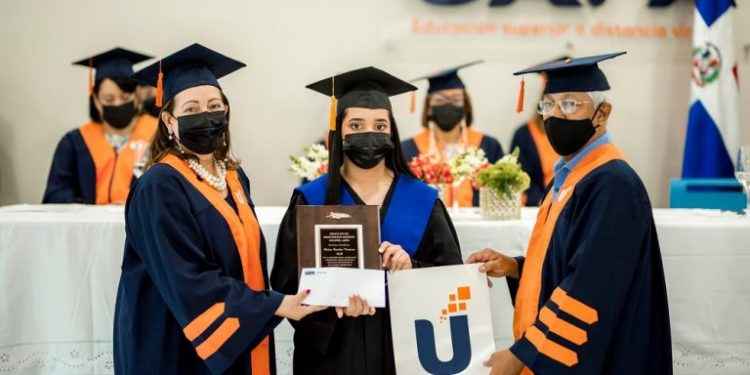 UAPA entrega 1,306 nuevos profesionales a la sociedad dominicana