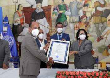UASD reconoce docentes en el “Día del maestro”