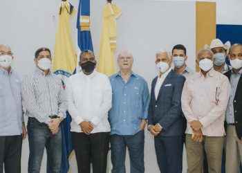 UCATECI recibe la visita del ministro de agricultura Limber Cruz y del expresidente Hipólito Mejía