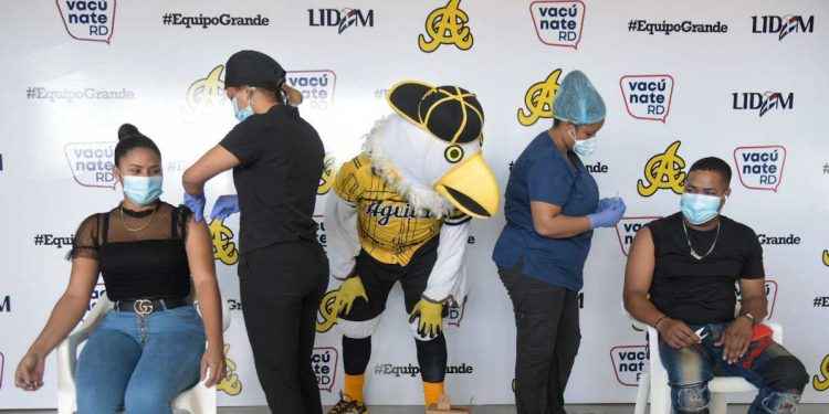 Águilas Cibaeñas y Salud Pública abrieron centro de vacunación en el Estadio Cibao