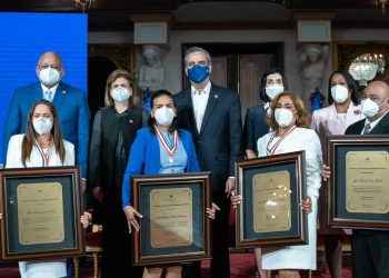 Vicepresidenta reconoce labor de maestros en tiempos de pandemia