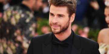 Liam Hemsworth mostró por primera vez a su nueva pareja