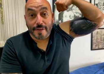 Las redes se burlan de «Lupillo» Rivera por su forma de cubrir el tatuaje de Belinda