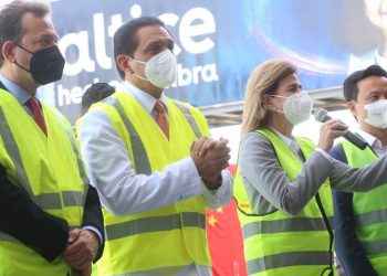 Siguen llegando más dosis de vacunas desde China; RD se acerca a 6.5 millones de dosis aplicadas