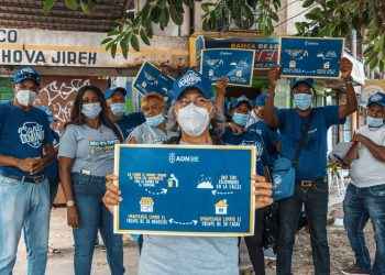 ADN realiza jornada educativa sobre manejo de desechos a viviendas y negocios