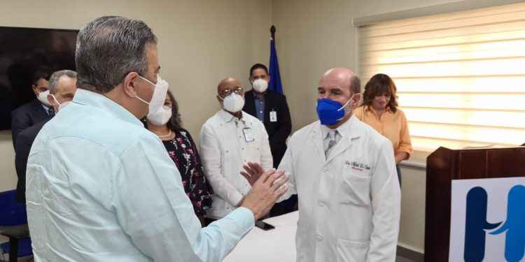 El doctor Alfre Cruz fue juramentado como nuevo director del Hospital Infantil doctor Arturo Grullón