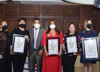 CDP Santiago rinde homenaje póstumo a Mayra Robles