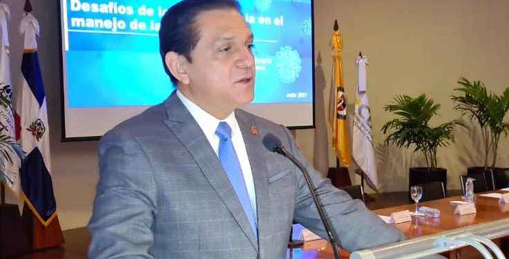 Ministro Daniel Rivera insiste en la vacunación para evitar muertes y propagación del covid