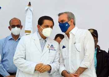 Ministro Daniel Rivera afirma en dos días país llegará al 50% población vacunada contra covid