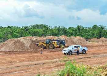 Deligne supervisa obras en provincia Santo Domingo Este y Boca Chica
