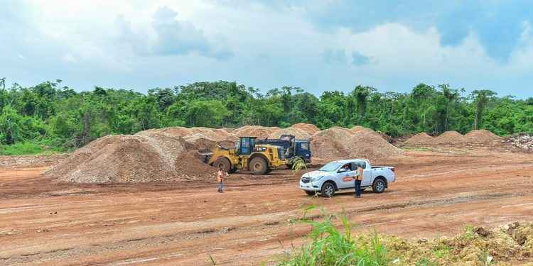 Deligne supervisa obras en provincia Santo Domingo Este y Boca Chica