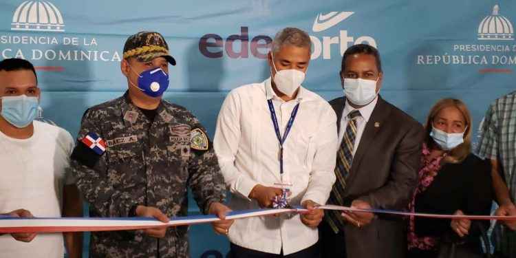 Edenorte rehabilita redes en Domingo Alegre, Tamboril