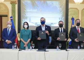 El Gobierno, Unicef y JCE firman acuerdo para impulsar el registro civil oportuno
