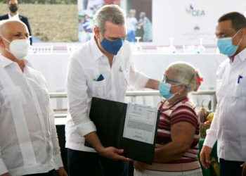 Gobierno entrega más de mil títulos de propiedad en La Canela, provincia Santiago