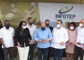 INFOTEP impulsa desarrollo de los artesanos de El Valle, Hato Mayor con inauguración Escuela del Ámbar