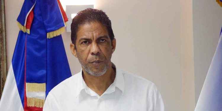 Regidor José López insta a población a vacunarse contra el Covd-19