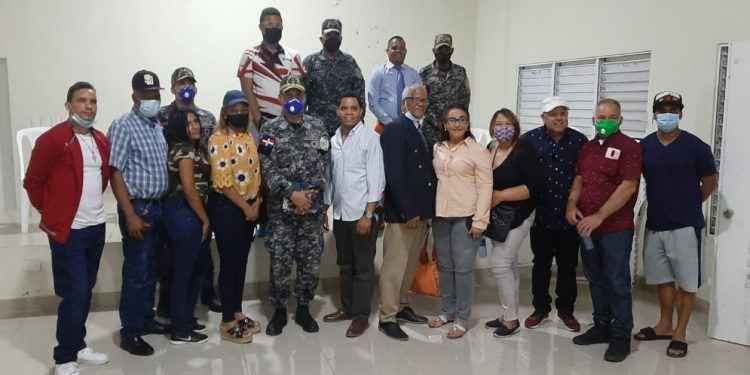 Juntas de vecino de la zona sur se reúne con el director policial del Cibao Central