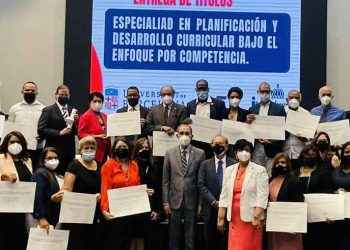 MESCYT, OEI, INAFOCAM y Universidad de Barcelona certifican docentes en planificación y desarrollo