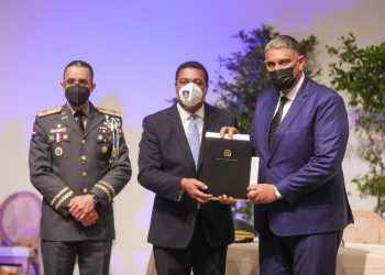 Gobierno y municipalidad acuerdan extender a nivel nacional plan Mi País Seguro