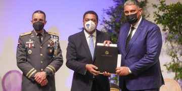 Gobierno y municipalidad acuerdan extender a nivel nacional plan Mi País Seguro