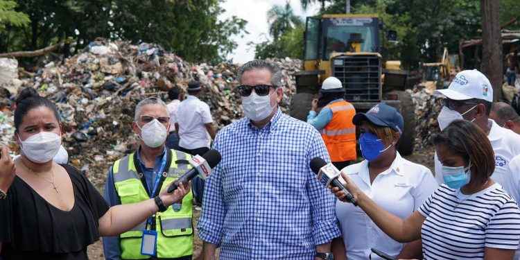 Neney afirma el Gobierno y alcaldía declaran “guerra sin cuartel a la basura” en SDE