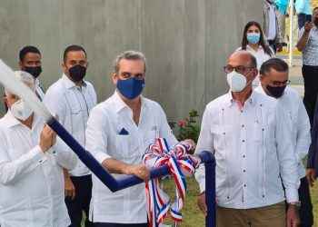 Presidente pone en funcionamiento Acueducto Cienfuegos
