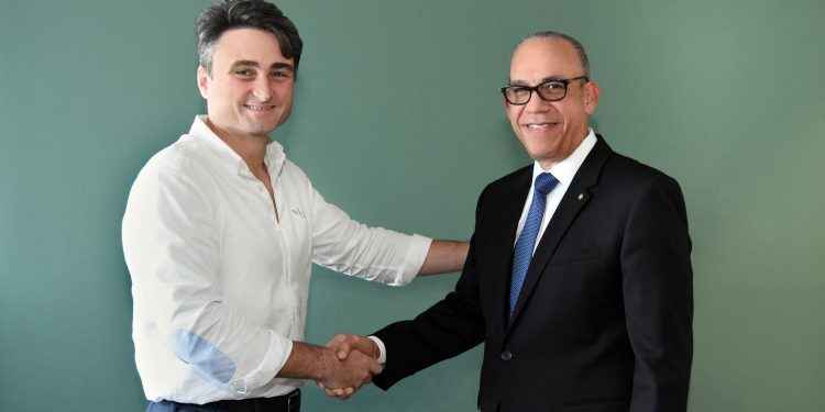 Banco Santa Cruz y Grupo Bravo presentan tarjeta de crédito con devolución de hasta 7% en compras