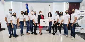 Tribunal Constitucional entrega Premio Me Graduó con TC AL CEGES Colegio de UAPA