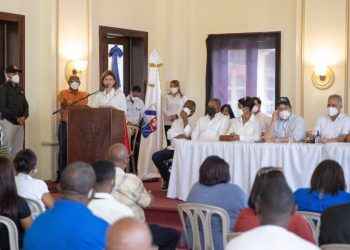 Vicepresidenta realiza encuentro con sectores políticos y sociales de San Cristóbal