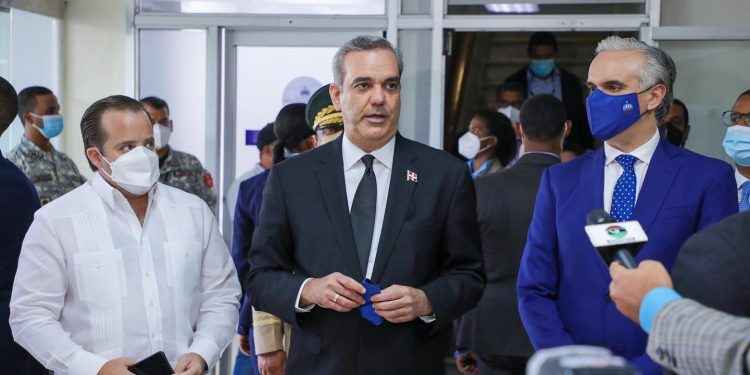 Gobierno anuncia histórico aumento salarial para trabajadores de las empresas privadas