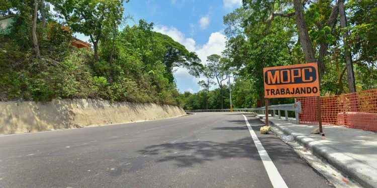 Deligne Ascención asegura en las próximas semanas será inaugurada carretera turística Santiago-Puerto Plata