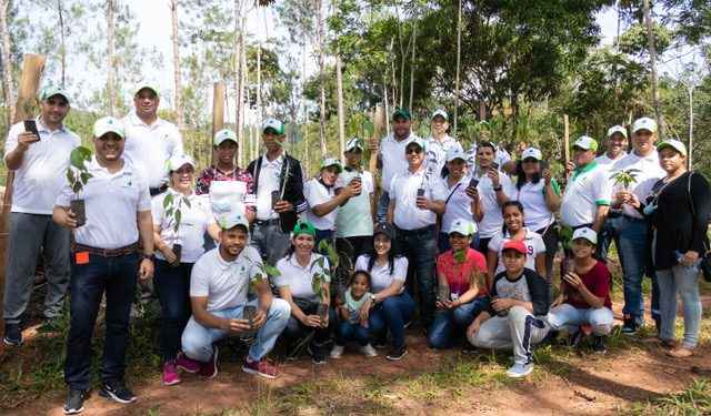 COOPSANO en coordinación con Medio Ambiente realiza jornada de reforestación