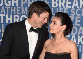 Ashton Kutcher y Mila Kunis no creen en el baño diario ni para ellos ni para sus hijos